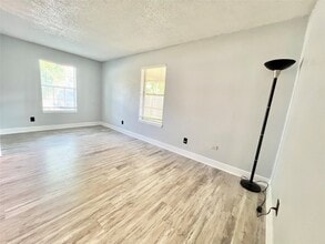 Building Photo - 4021 Avenue Q 1/2