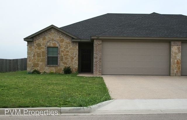 Primary Photo - 509 Fieldstone Dr