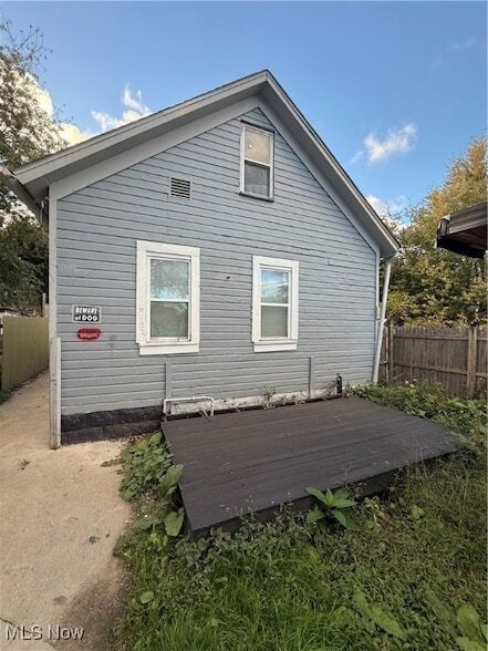 3152 W 46th St Cleveland, OH 44102 – photo 2