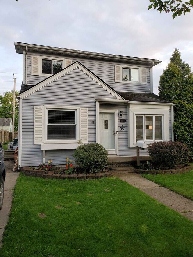 Foto principal - 2200 Barrett Ave