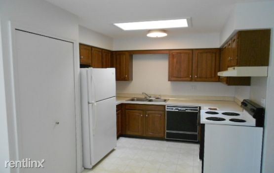 Foto del edificio - 2409 Golden Shore Dr