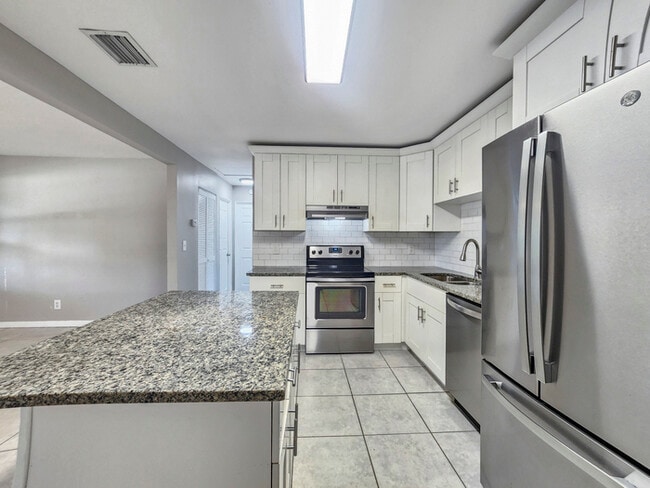 Building Photo - 5391 86th Ave