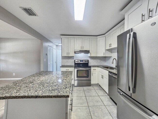 Foto del edificio - 5391 86th Ave