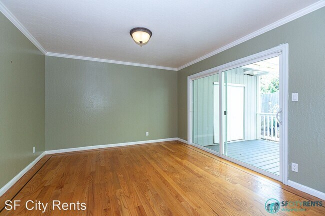 Building Photo - 4 br, 3.5 bath House - 312 Harvard St.