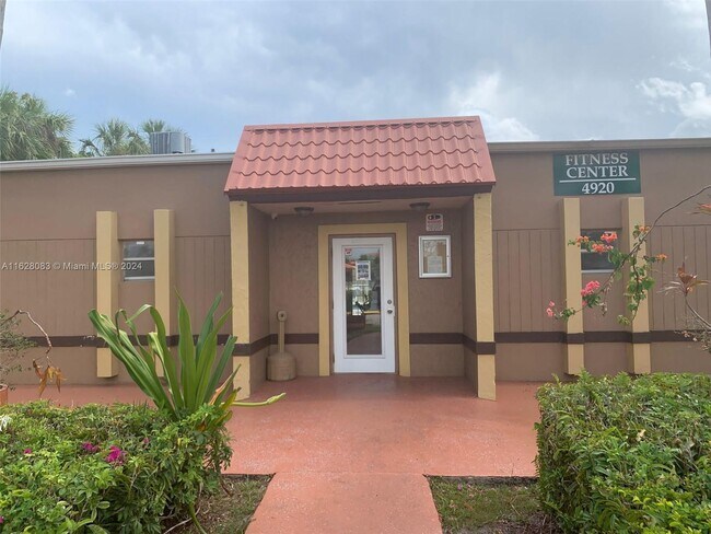 Foto del edificio - 5221 Geneva Ct