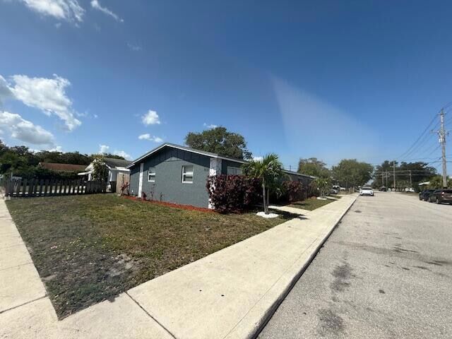 Building Photo - 1501 S K St