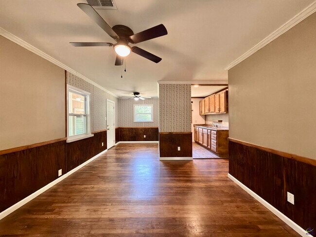 Foto del edificio - 111 Marilyn Dr