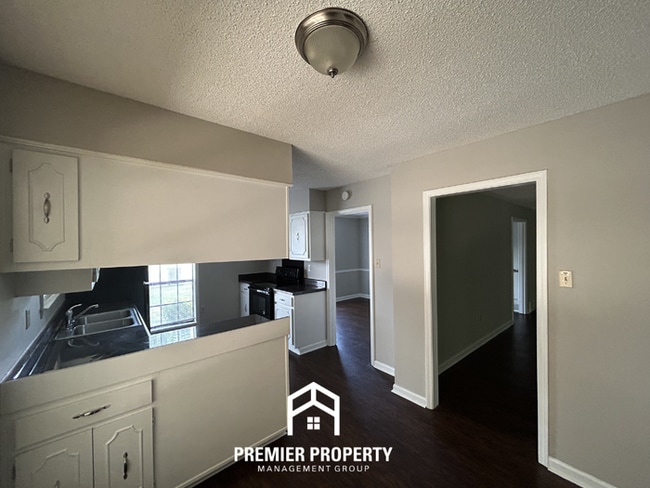 Building Photo - Stunning 3BR/2BA Near Southwind | 2,079 Sq Ft, Built-Ins, Fireplace & Covered Patio