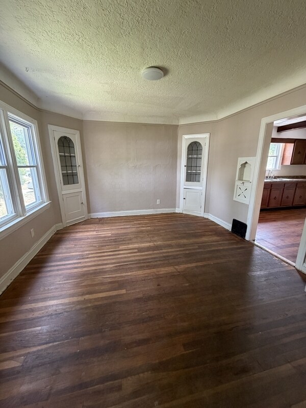 Foto del edificio - 3830 E 147th St