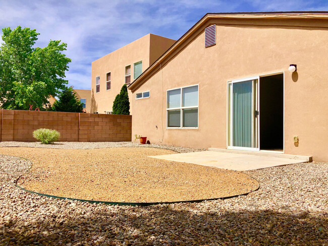 Building Photo - Beautiful Updated Home in Ventana Ranch!