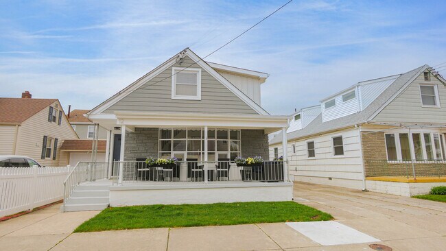 Building Photo - 12 N Delavan Ave