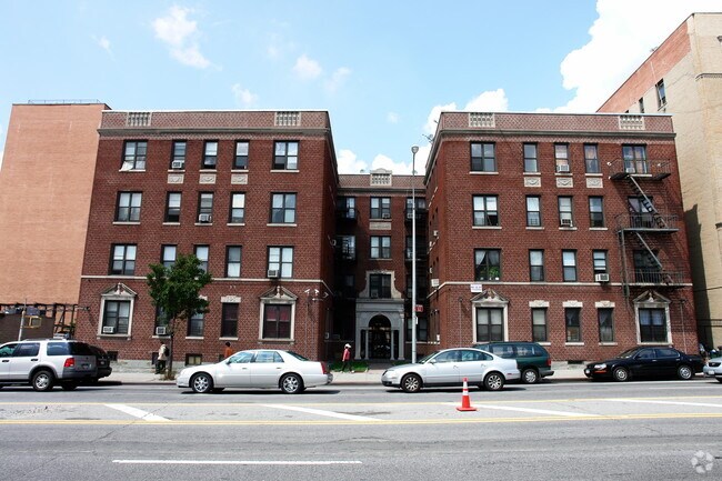 Foto del edificio - 147-03 Northern Blvd
