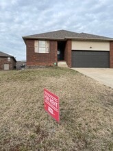 Building Photo - 1009 N 24th St