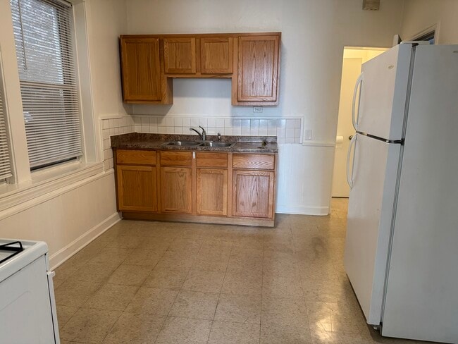 Foto del edificio - 3145 S May St