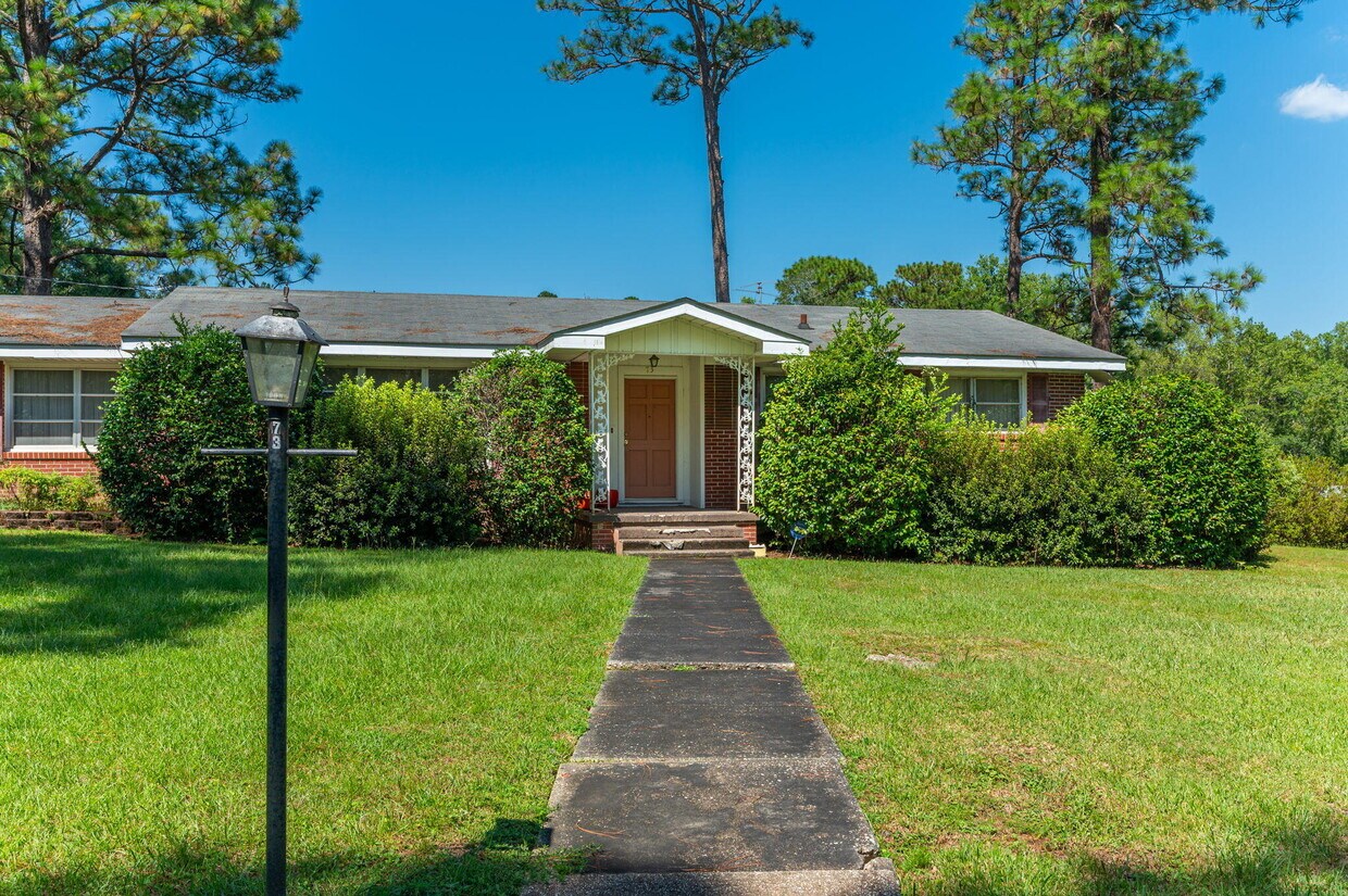 Foto principal - 73 Oaklawn Square