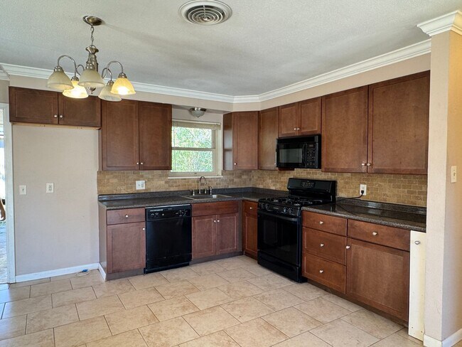 Building Photo - SOUTHERN GARDENS