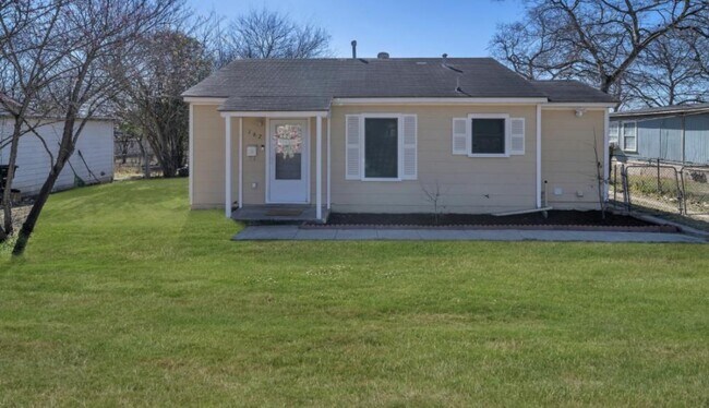 Building Photo - 162 McDougal