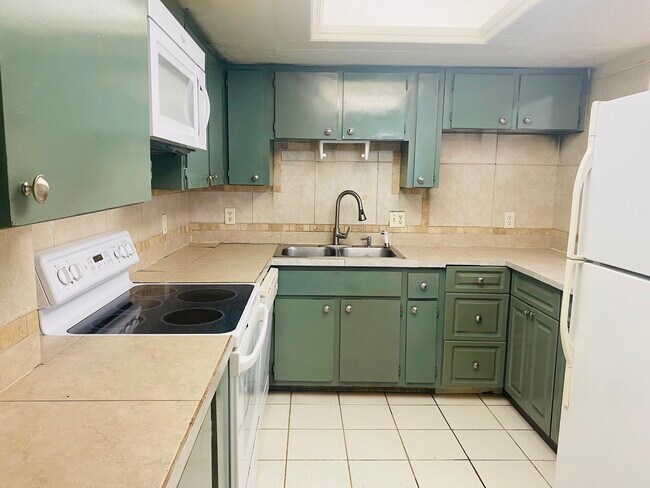 Foto del edificio - 521 NE 24th Pl