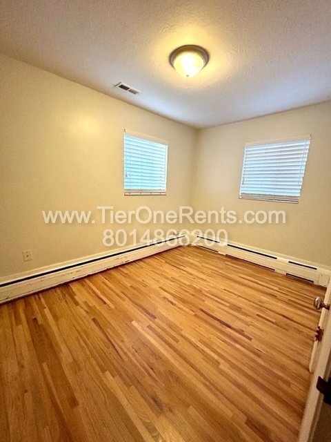 Building Photo - This property offers a NO DEPOSIT option available for qualified renters!