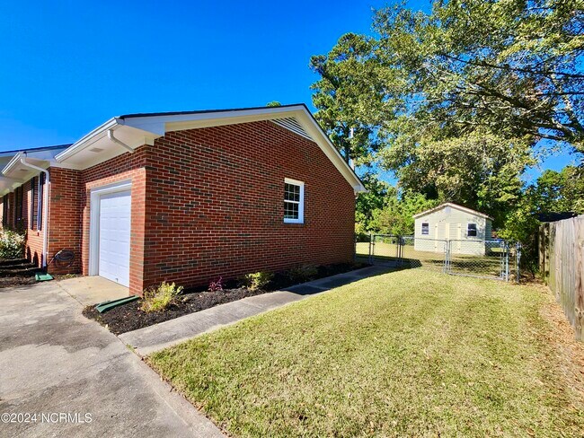 Building Photo - 114 Craven Dr