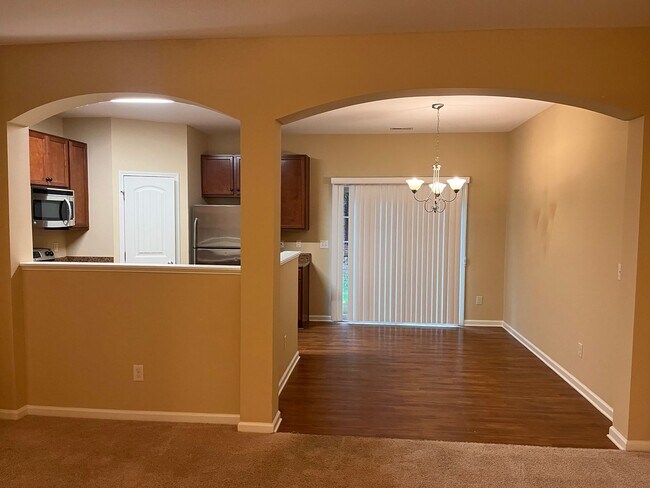 Foto del edificio - Live Your Best Life: Modern 3-Bedroom Town...