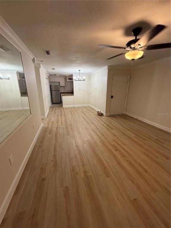 Foto del edificio - 2604 Hidden Lake Dr N