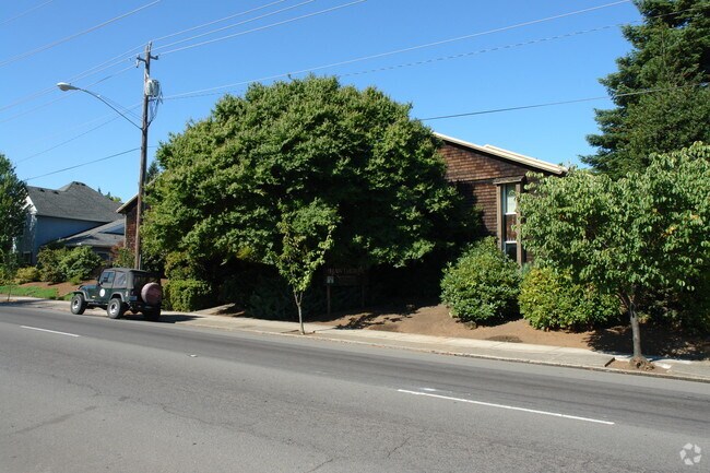 Foto del edificio - 1535-1575 Commercial St SE