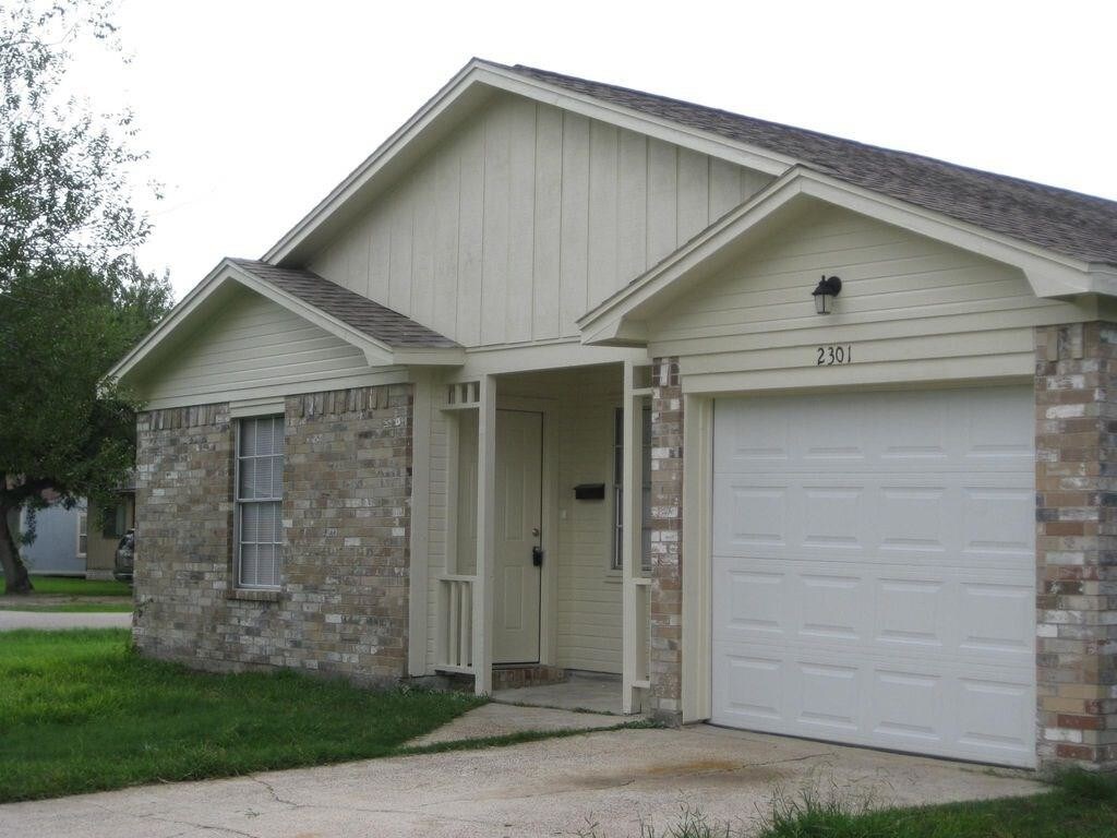 Primary Photo - 2301 7th Ave N