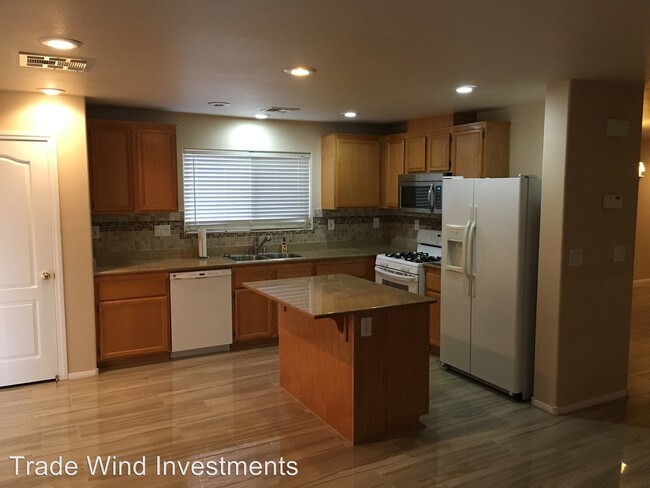 Building Photo - 11620 Villa Malaparte Ave