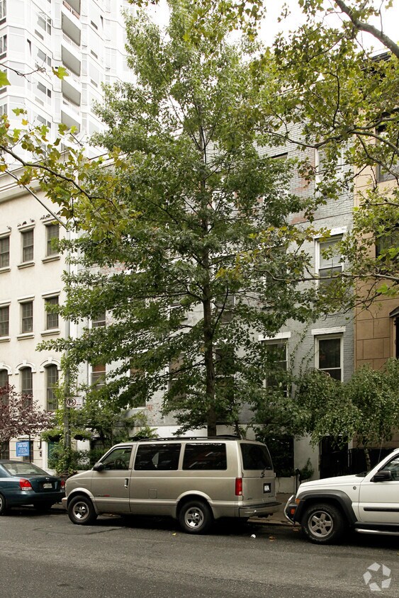 Foto del edificio - 211 E 31st St
