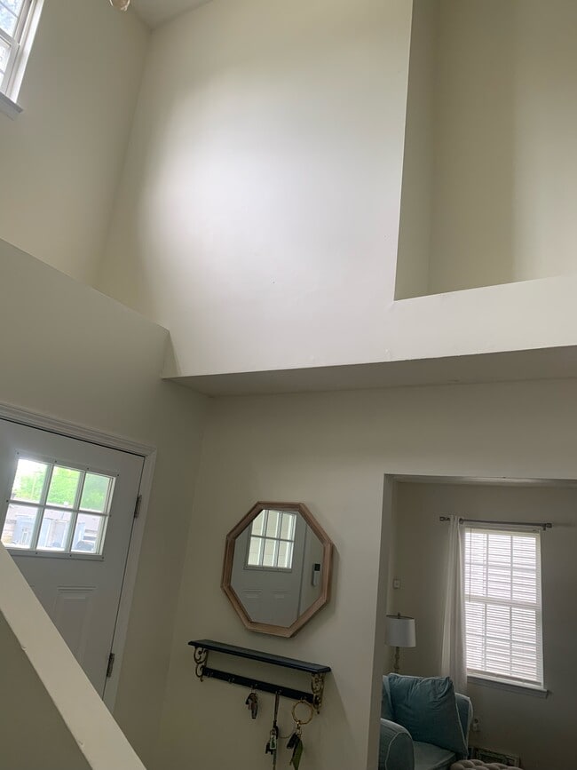 Foyer - 1044 Page Ave