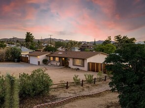 Building Photo - 7076 La Habra Ave