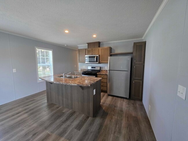 Building Photo - 3659 Pinoak St