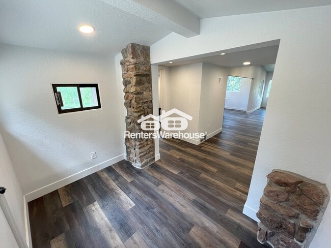 Building Photo - 7301 S Blue Creek Rd