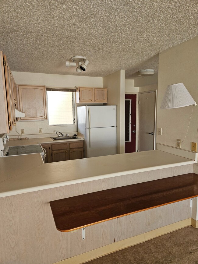 Kitchen - 95-1050 Makaikai St