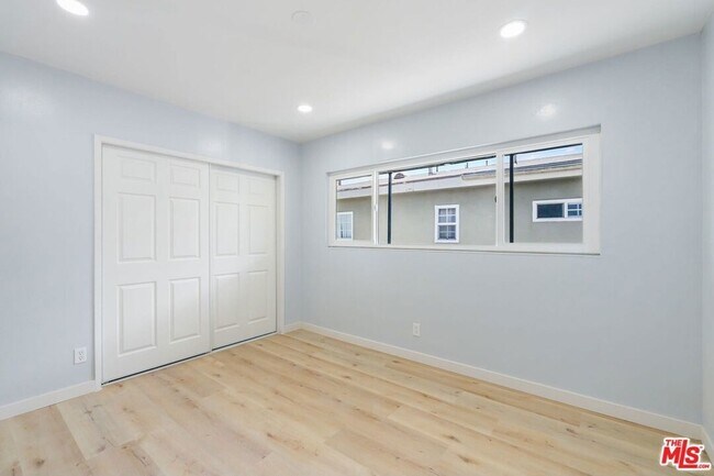 Foto del edificio - 719 E 79th St