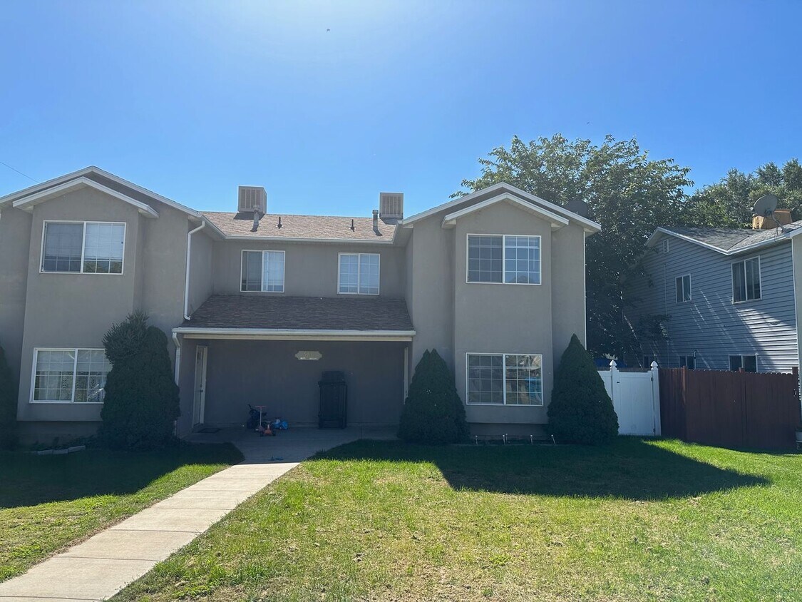 961 W 4375 S Unit 961 W 4375 S B, Ogden, UT 84405 Room for Rent in Ogden, UT