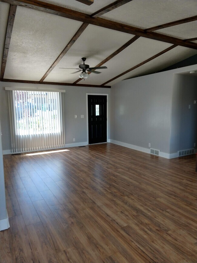Building Photo - 14659 S 1690 W