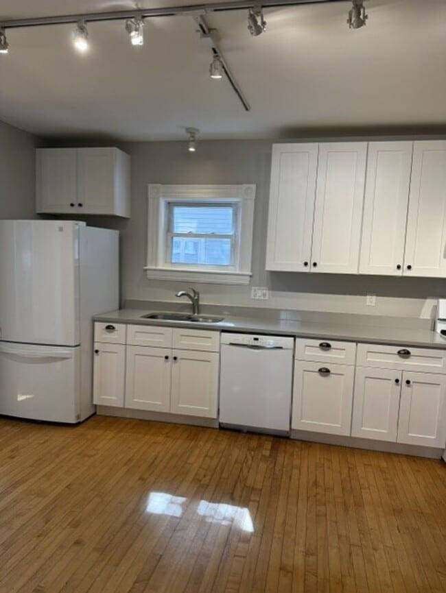 Foto del edificio - 28-30 Everett St
