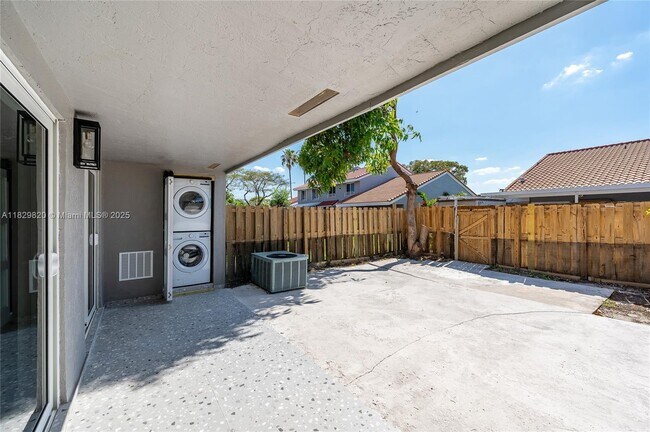 Building Photo - 8352 SW 148th Ave