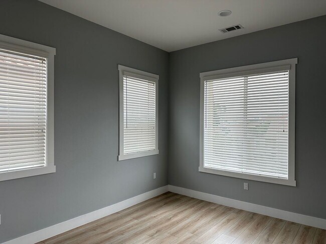 Foto del edificio - 31909 St Joseph Ln