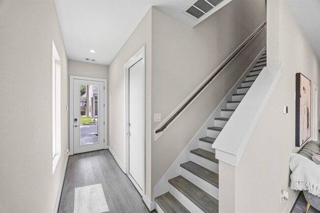 Building Photo - 855 Prosper St