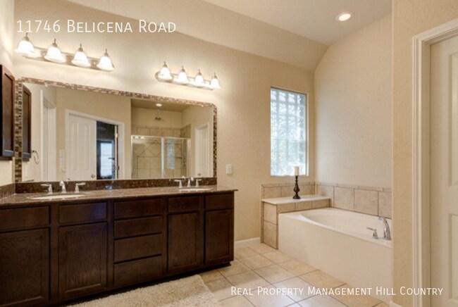 Building Photo - Amazing 3000sqft home for rent!