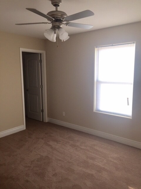 Building Photo - COMING SOON 4/5/21... 2 BEDROOM DUPLEX