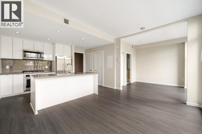 Photo du bâtiment - 255 W 1st St