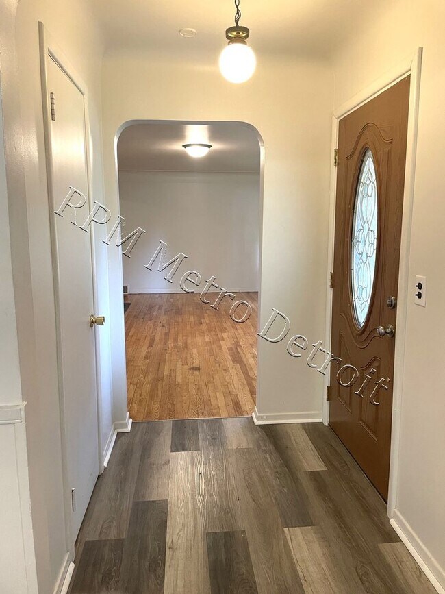 Foto del edificio - 32851 Linderman Ave