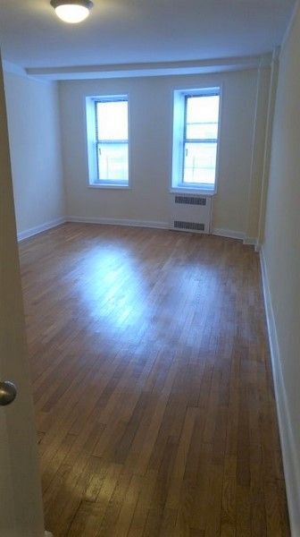 Foto del edificio - 65-44 Saunders St
