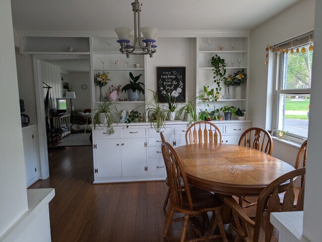 Foto del edificio - 2025 Bretton Pl