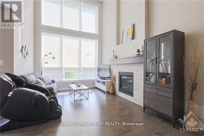 Building Photo - 512 Breccia Heights