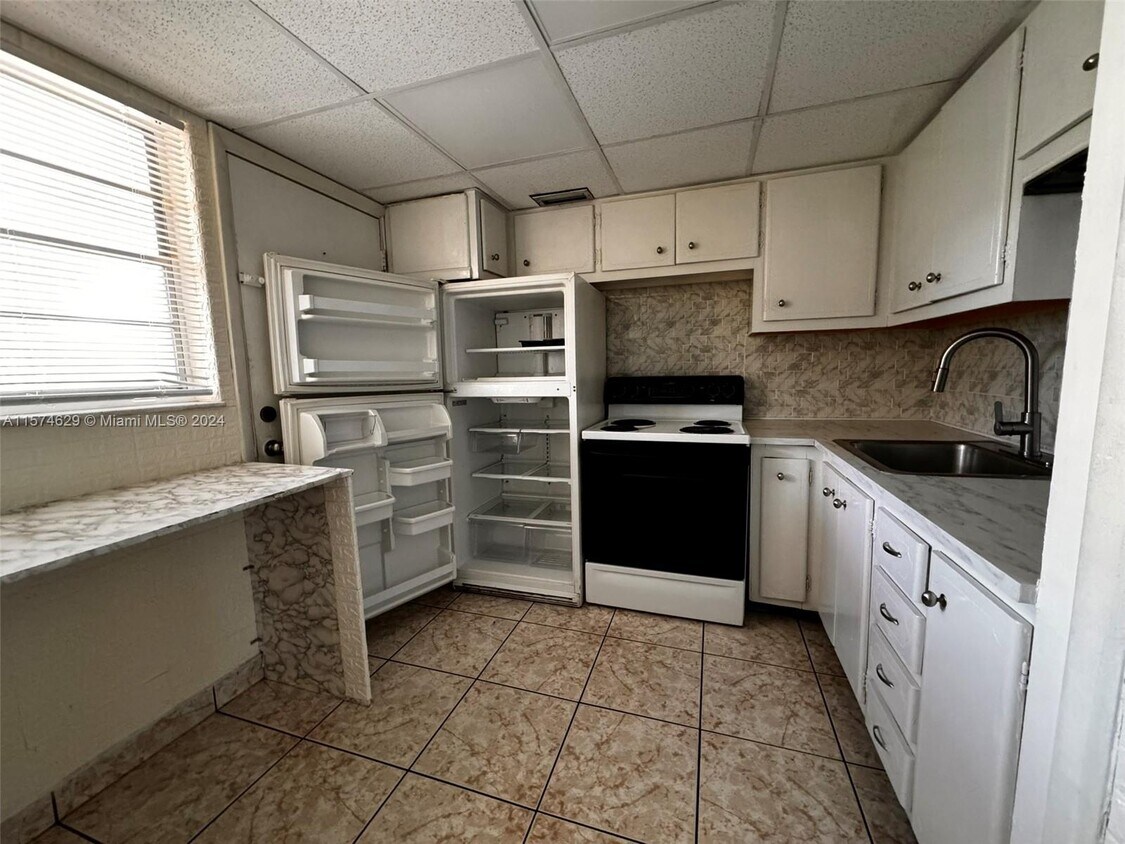 Foto principal - 2820 NE 201st Terrace